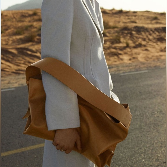 COS Oversized Cow Leather Shoulder Bag Tote in tan